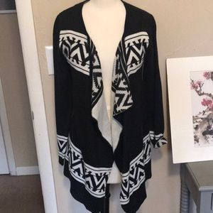 Super cute open sweater 🦋🕺💯